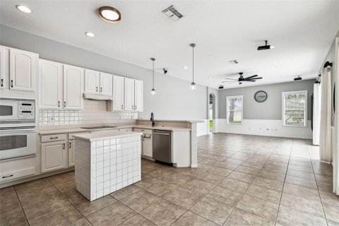 Casa en venta en Land O' Lakes, Florida, 4 dormitorios, 233.93 m2 № 1907743 - foto 13