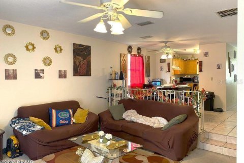 Commercial property in Palm Coast, Florida 4 bedrooms, 240.43 sq.m. № 1688025 - photo 11