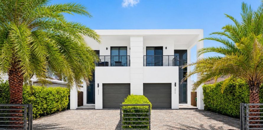 Adosado en Miami, Florida 3 dormitorios, 221.2 m2 № 2187115