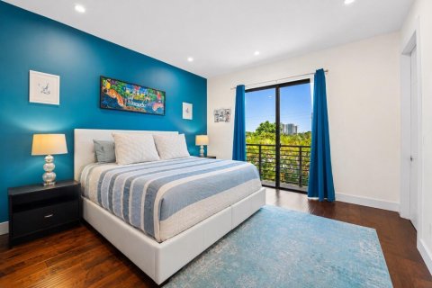 Adosado en venta en Miami, Florida, 3 dormitorios, 221.2 m2 № 2187115 - foto 15