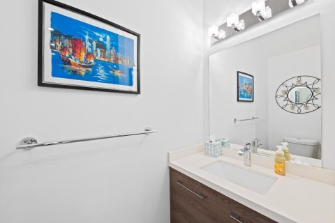 Adosado en venta en Miami, Florida, 3 dormitorios, 221.2 m2 № 2187115 - foto 25