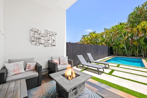 Adosado en venta en Miami, Florida, 3 dormitorios, 221.2 m2 № 2187115 - foto 12