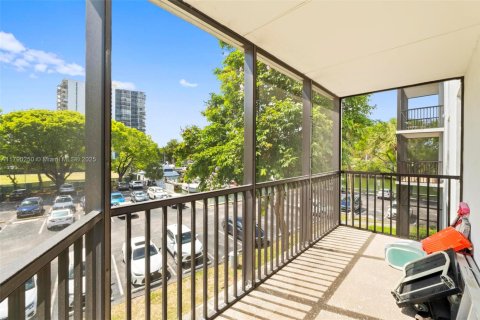 Condo in Aventura, Florida, 2 bedrooms  № 1699422 - photo 14
