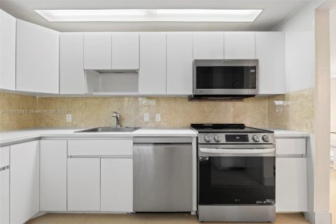 Condo in Aventura, Florida, 2 bedrooms  № 1699422 - photo 6