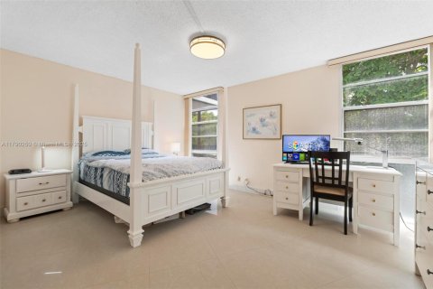 Condo in Aventura, Florida, 2 bedrooms  № 1699422 - photo 19