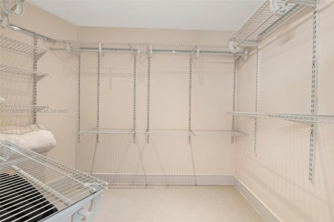 Condo in Aventura, Florida, 2 bedrooms  № 1699422 - photo 18