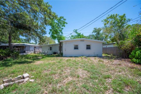 House in Pinellas Park, Florida 3 bedrooms, 97.18 sq.m. № 1744332 - photo 24