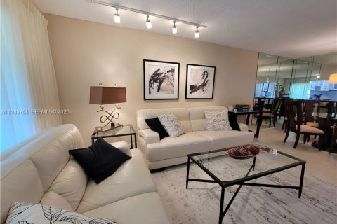 Condo in Lauderhill, Florida, 2 bedrooms  № 2051724