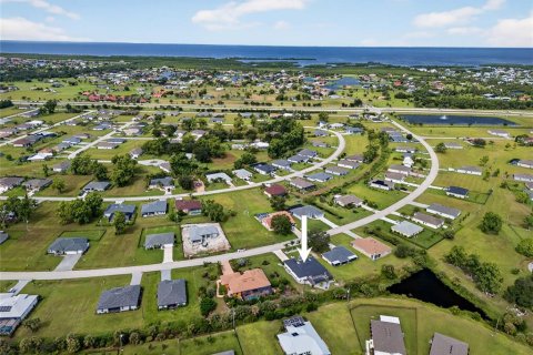 House in Punta Gorda, Florida 3 bedrooms, 165.37 sq.m. № 1903048 - photo 29