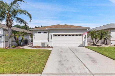 Villa ou maison à vendre à Land O' Lakes, Floride: 3 chambres, 156.82 m2 № 2211046 - photo 2