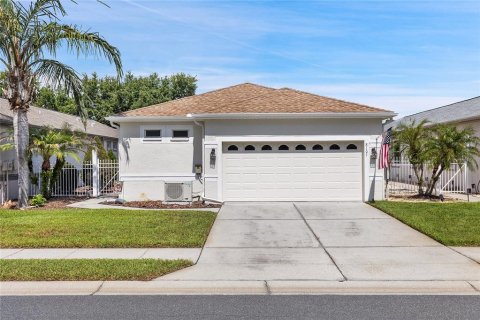 Villa ou maison à Land O' Lakes, Floride 3 chambres, 156.82 m2 № 2211046