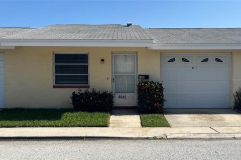 Casa en venta en New Port Richey, Florida, 2 dormitorios, 67.08 m2 № 1848578 - foto 1
