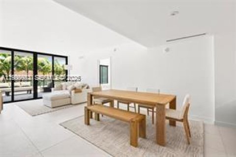 Condominio en alquiler en Bay Harbor Islands, Florida, 2 dormitorios, 114.18 m2 № 2060982 - foto 27