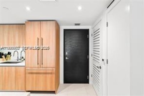 Condominio en alquiler en Bay Harbor Islands, Florida, 2 dormitorios, 114.18 m2 № 2060982 - foto 17