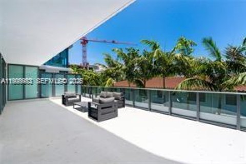 Condominio en alquiler en Bay Harbor Islands, Florida, 2 dormitorios, 114.18 m2 № 2060982 - foto 12