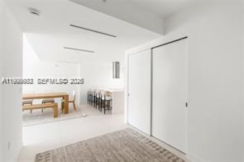 Condominio en alquiler en Bay Harbor Islands, Florida, 2 dormitorios, 114.18 m2 № 2060982 - foto 24