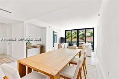 Condominio en alquiler en Bay Harbor Islands, Florida, 2 dormitorios, 114.18 m2 № 2060982 - foto 28