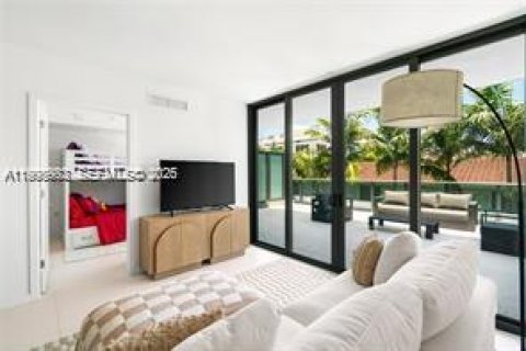 Condominio en alquiler en Bay Harbor Islands, Florida, 2 dormitorios, 114.18 m2 № 2060982 - foto 30