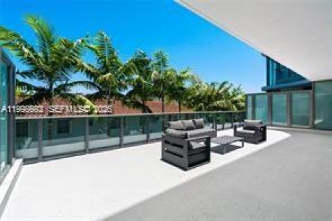 Condominio en alquiler en Bay Harbor Islands, Florida, 2 dormitorios, 114.18 m2 № 2060982 - foto 6