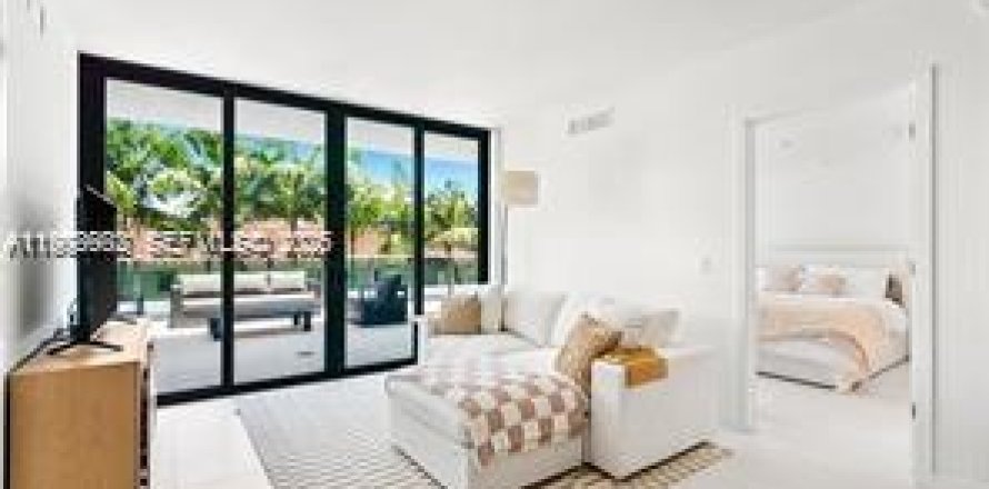 Condominio en Bay Harbor Islands, Florida, 2 dormitorios  № 2060982