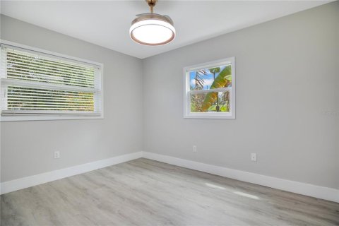 House in Sanford, Florida 3 bedrooms, 125.98 sq.m. № 1904429 - photo 7