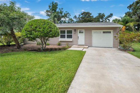 House in Sanford, Florida 3 bedrooms, 125.98 sq.m. № 1904429 - photo 1