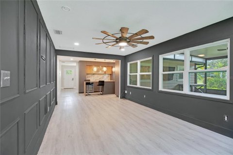 House in Sanford, Florida 3 bedrooms, 125.98 sq.m. № 1904429 - photo 14