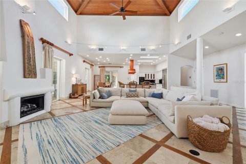 House in Sarasota, Florida 4 bedrooms, 365.38 sq.m. № 2425219 - photo 14