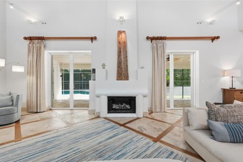 House in Sarasota, Florida 4 bedrooms, 365.38 sq.m. № 2425219 - photo 7