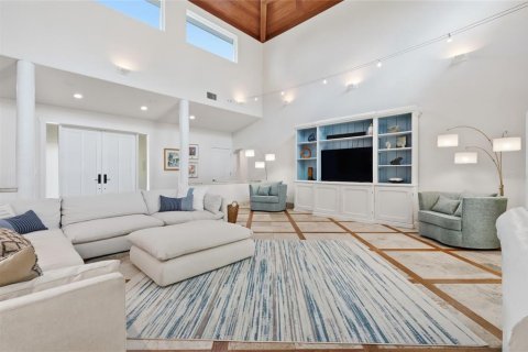 House in Sarasota, Florida 4 bedrooms, 365.38 sq.m. № 2425219 - photo 9
