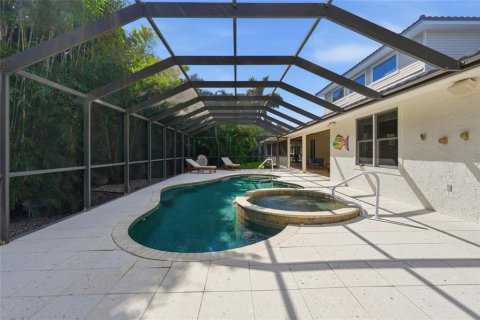House in Sarasota, Florida 4 bedrooms, 365.38 sq.m. № 2425219 - photo 20