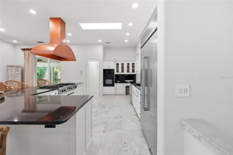 House in Sarasota, Florida 4 bedrooms, 365.38 sq.m. № 2425219 - photo 28