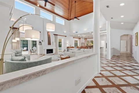 House in Sarasota, Florida 4 bedrooms, 365.38 sq.m. № 2425219 - photo 11