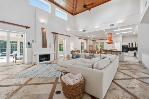 House in Sarasota, Florida 4 bedrooms, 365.38 sq.m. № 2425219 - photo 13