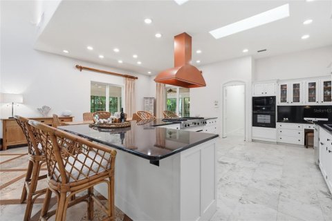 House in Sarasota, Florida 4 bedrooms, 365.38 sq.m. № 2425219 - photo 27