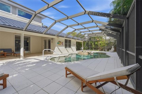 House in Sarasota, Florida 4 bedrooms, 365.38 sq.m. № 2425219 - photo 17