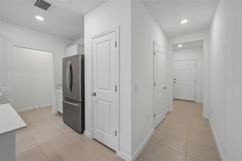 Townhouse in Sarasota, Florida 3 bedrooms, 153.1 sq.m. № 2222775 - photo 13