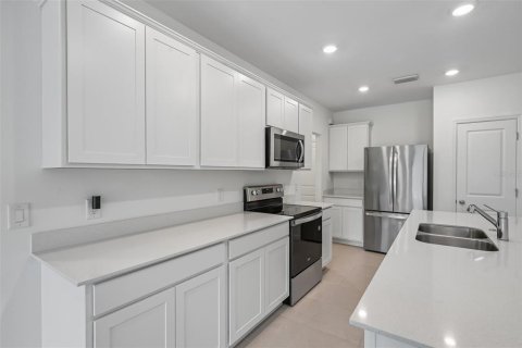Townhouse in Sarasota, Florida 3 bedrooms, 153.1 sq.m. № 2222775 - photo 12