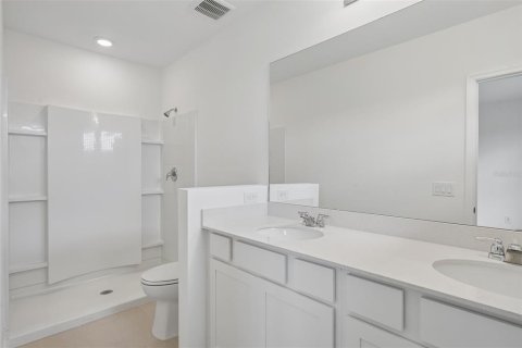Townhouse in Sarasota, Florida 3 bedrooms, 153.1 sq.m. № 2222775 - photo 25
