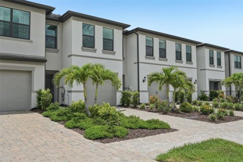 Townhouse in Sarasota, Florida 3 bedrooms, 153.1 sq.m. № 2222775 - photo 3