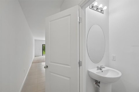 Townhouse in Sarasota, Florida 3 bedrooms, 153.1 sq.m. № 2222775 - photo 14