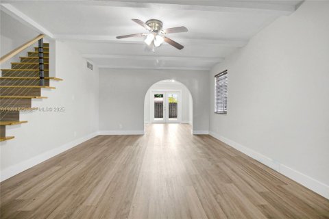 Casa en alquiler en Fort Lauderdale, Florida, 2 dormitorios, 258.92 m2 № 1991081 - foto 6