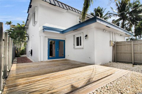 Casa en alquiler en Fort Lauderdale, Florida, 2 dormitorios, 258.92 m2 № 1991081 - foto 28