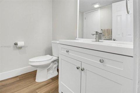 Casa en alquiler en Fort Lauderdale, Florida, 2 dormitorios, 258.92 m2 № 1991081 - foto 10