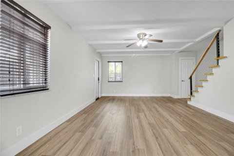Casa en alquiler en Fort Lauderdale, Florida, 2 dormitorios, 258.92 m2 № 1991081 - foto 8