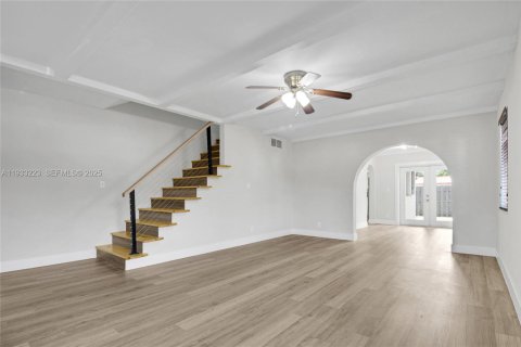 Casa en alquiler en Fort Lauderdale, Florida, 2 dormitorios, 258.92 m2 № 1991081 - foto 5