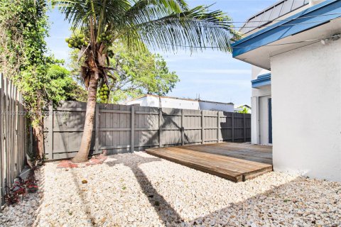 Casa en alquiler en Fort Lauderdale, Florida, 2 dormitorios, 258.92 m2 № 1991081 - foto 26