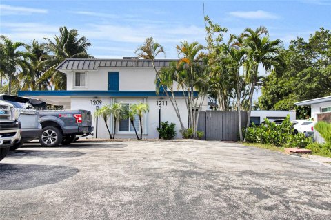 Casa en alquiler en Fort Lauderdale, Florida, 2 dormitorios, 258.92 m2 № 1991081 - foto 1