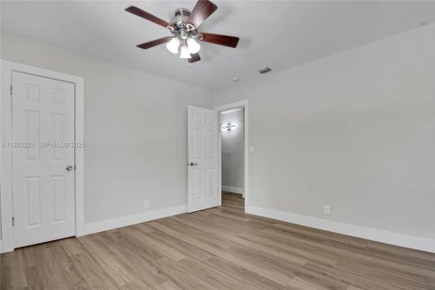 Casa en alquiler en Fort Lauderdale, Florida, 2 dormitorios, 258.92 m2 № 1991081 - foto 18