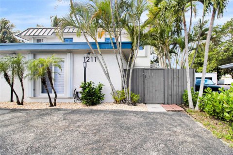 Casa en alquiler en Fort Lauderdale, Florida, 2 dormitorios, 258.92 m2 № 1991081 - foto 2